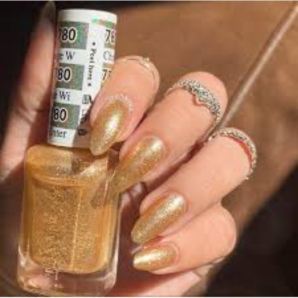 NIB DND WINTER CHAMPAGNE GOLD NEW NAIL POLISH